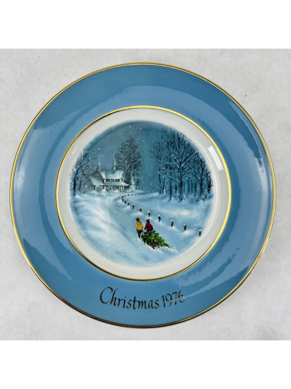 1976 "Bringing Home The Tree" Christmas Plate 9" By Enoch Wedgwood Third Ed Avon